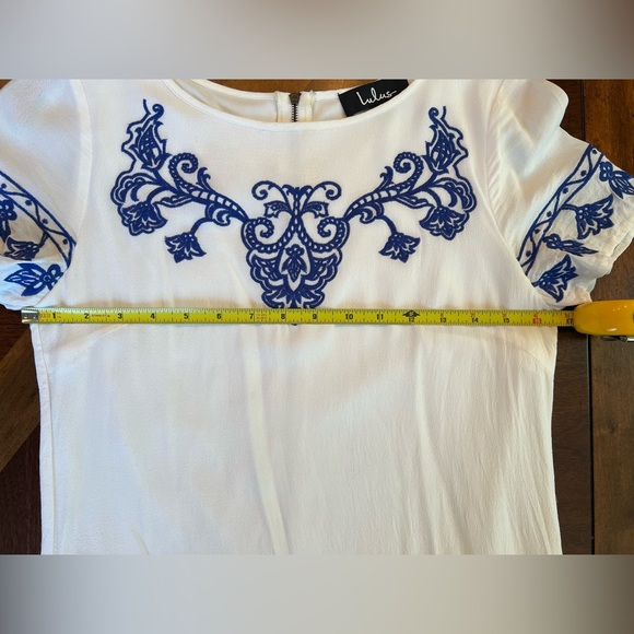 💙 Lulu’s Embroidered dress - Picture 7 of 11